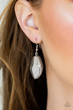 Load image into Gallery viewer, Looking Glass Glamorous - Silver
